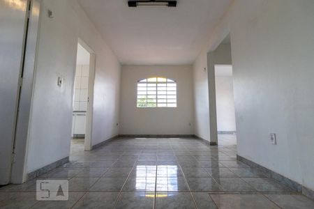 Sala de casa para alugar com 2 quartos, 70m² em Samambaia Sul (samambaia), Brasília