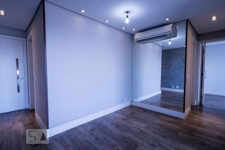 Sala de apartamento à venda com 2 quartos, 57m² em Vila Santa Clara, São Paulo