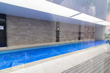 Piscina Coberta de kitnet/studio para alugar com 1 quarto, 32m² em Centro, Curitiba