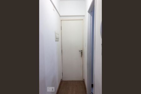 Corredor  de apartamento para alugar com 2 quartos, 44m² em Vila Gustavo, São Paulo