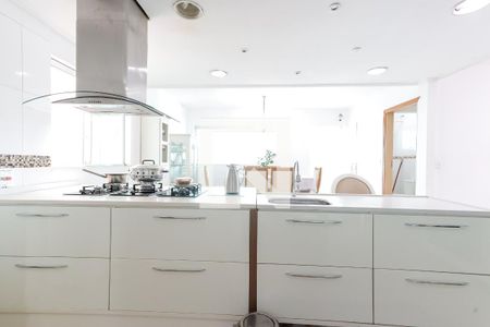 Casa para alugar com 480m², 4 quartos e sem vaga Casa para alugar com 480m², 4 quartos e sem vagaCozinha