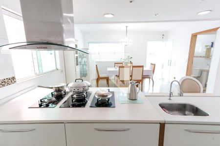 Casa para alugar com 480m², 4 quartos e sem vaga Casa para alugar com 480m², 4 quartos e sem vagaCozinha