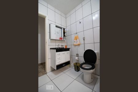 Casa à venda com 100m², 3 quartos e 2 vagas Casa à venda com 100m², 3 quartos e 2 vagasBanheiro