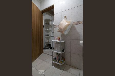 Casa à venda com 100m², 3 quartos e 2 vagas Casa à venda com 100m², 3 quartos e 2 vagasBanheiro 2