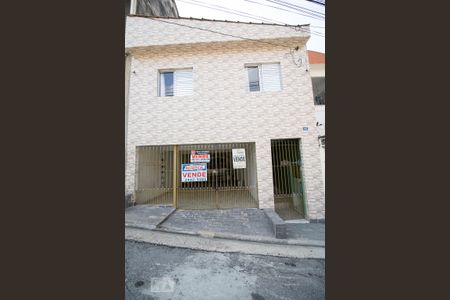 Casa à venda com 100m², 3 quartos e 2 vagas Casa à venda com 100m², 3 quartos e 2 vagasFachada