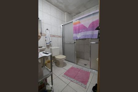 Casa à venda com 100m², 3 quartos e 2 vagas Casa à venda com 100m², 3 quartos e 2 vagasBanheiro 2