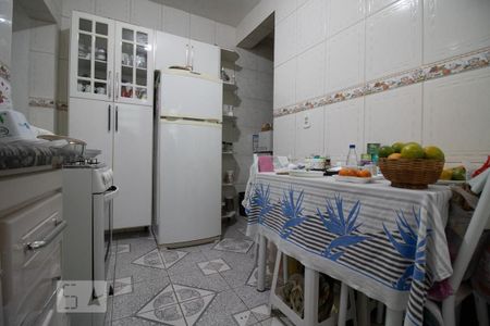 Casa à venda com 100m², 3 quartos e 2 vagas Casa à venda com 100m², 3 quartos e 2 vagasCozinha