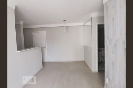 Sala de apartamento para alugar com 2 quartos, 50m² em Parque Reboucas, São Paulo