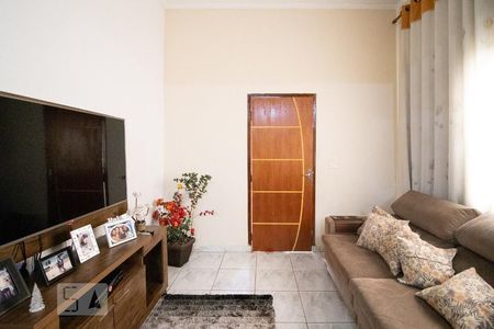 Sala de casa à venda com 3 quartos, 128m² em Vila Araguaia, São Paulo