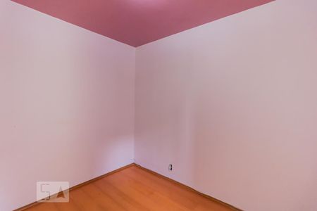 Quarto 1 de apartamento para alugar com 2 quartos, 55m² em Vila Santana, São Paulo