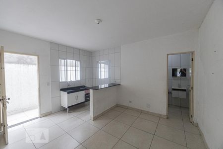 Sala e Cozinha de casa para alugar com 1 quarto, 55m² em Penha de França, São Paulo