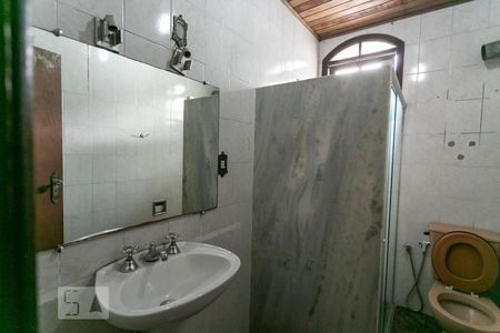 Banheiro de casa para alugar com 3 quartos, 360m² em Pompéia, Belo Horizonte