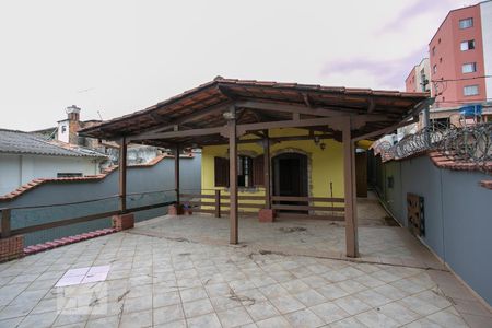 Casa para alugar com 3 quartos, 360m² em Pompéia, Belo Horizonte