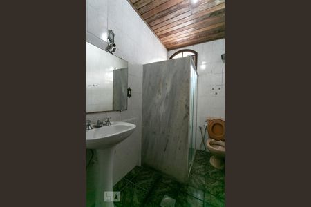 Banheiro de casa para alugar com 3 quartos, 360m² em Pompéia, Belo Horizonte