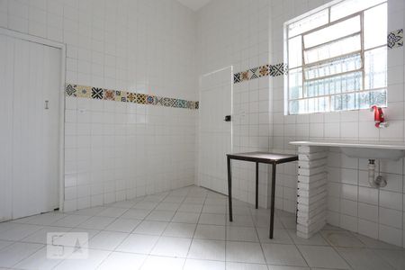 Kitnet - Cozinha de casa para alugar com 1 quarto, 40m² em Jardim Rizzo, São Paulo