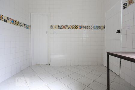 Kitnet - Cozinha de casa para alugar com 1 quarto, 40m² em Jardim Rizzo, São Paulo