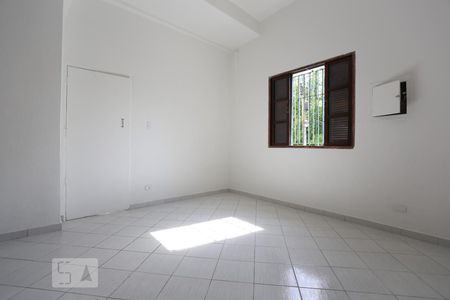 Kitnet de casa para alugar com 1 quarto, 40m² em Jardim Rizzo, São Paulo