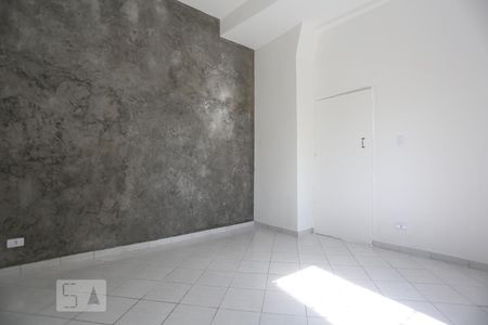 Kitnet de casa para alugar com 1 quarto, 40m² em Jardim Rizzo, São Paulo