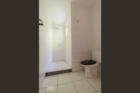 Banheiro de apartamento para alugar com 1 quarto, 50m² em Taquara, Rio de Janeiro