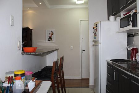 Cozinha de apartamento à venda com 3 quartos, 82m² em Jardim Tupanci, Barueri