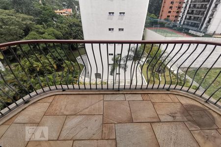 Sacada de apartamento à venda com 3 quartos, 157m² em Real Parque, São Paulo