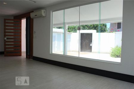 Sala de casa à venda com 4 quartos, 302m² em Barra da Tijuca, Rio de Janeiro