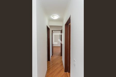 Corredor de apartamento para alugar com 3 quartos, 64m² em Vila Albertina, São Paulo