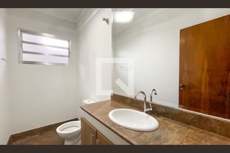 Lavabo de casa para alugar com 4 quartos, 300m² em Jardim Laone, São Paulo