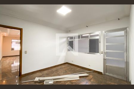 Sala de casa à venda com 4 quartos, 300m² em Jardim Laone, São Paulo