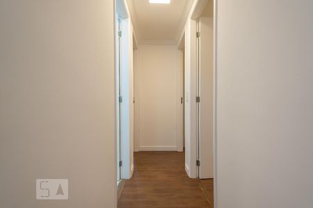 Corredor de apartamento à venda com 3 quartos, 70m² em Vila Isa, São Paulo