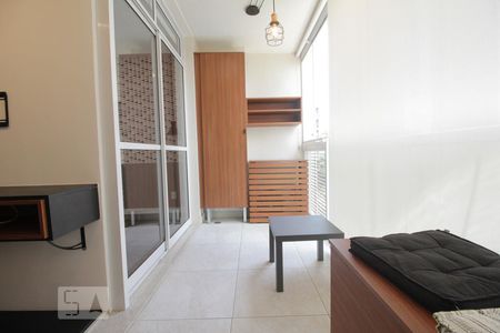 Varanda de kitnet/studio para alugar com 1 quarto, 35m² em Real Parque, São Paulo