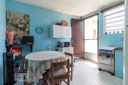 Casa à venda com 110m², 3 quartos e 2 vagas Casa à venda com 110m², 3 quartos e 2 vagasCozinha