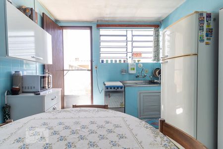 Casa à venda com 110m², 3 quartos e 2 vagas Casa à venda com 110m², 3 quartos e 2 vagasCozinha