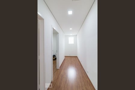 Corredor de casa à venda com 3 quartos, 220m² em Jardim Munhoz, Guarulhos