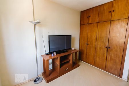 Quarto 01 de apartamento para alugar com 3 quartos, 69m² em Perdizes, São Paulo