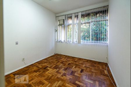 Quarto 1 de apartamento à venda com 2 quartos, 60m² em Ipanema, Rio de Janeiro