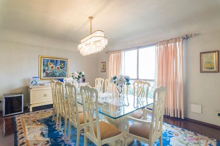 Apartamento à venda com 360m², 4 quartos e 4 vagas Apartamento à venda com 360m², 4 quartos e 4 vagasSala de Jantar