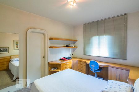 Apartamento à venda com 360m², 4 quartos e 4 vagas Apartamento à venda com 360m², 4 quartos e 4 vagasQuarto 2 Suíte