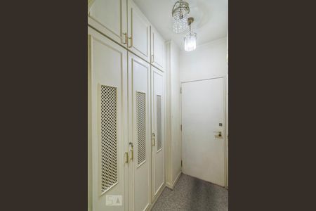 Apartamento à venda com 360m², 4 quartos e 4 vagas Apartamento à venda com 360m², 4 quartos e 4 vagasCloset da Suíte 1