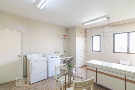 Apartamento à venda com 360m², 4 quartos e 4 vagas Apartamento à venda com 360m², 4 quartos e 4 vagasÁrea de Serviço