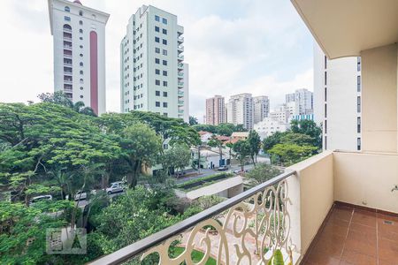Apartamento à venda com 360m², 4 quartos e 4 vagas Apartamento à venda com 360m², 4 quartos e 4 vagasVaranda da Suíte 1