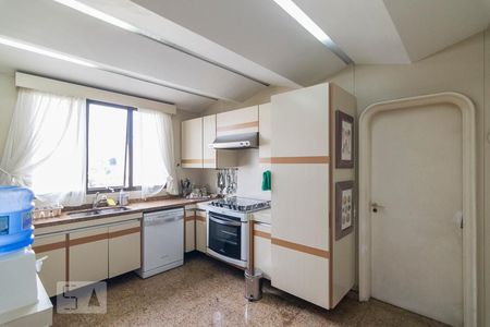 Apartamento à venda com 360m², 4 quartos e 4 vagas Apartamento à venda com 360m², 4 quartos e 4 vagasCozinha