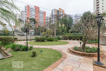 Apartamento à venda com 360m², 4 quartos e 4 vagas Apartamento à venda com 360m², 4 quartos e 4 vagasÁrea de Circulação