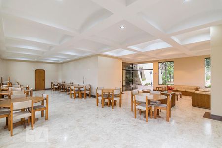 Apartamento à venda com 360m², 4 quartos e 4 vagas Apartamento à venda com 360m², 4 quartos e 4 vagasSalão de Festas