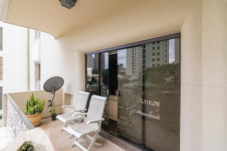 Apartamento à venda com 360m², 4 quartos e 4 vagas Apartamento à venda com 360m², 4 quartos e 4 vagasVaranda