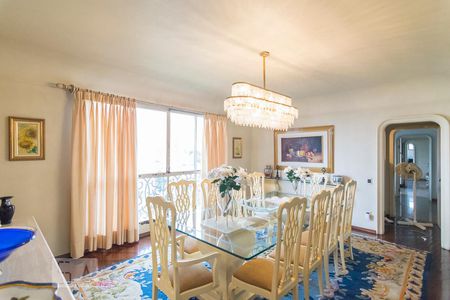 Apartamento à venda com 360m², 4 quartos e 4 vagas Apartamento à venda com 360m², 4 quartos e 4 vagasSala de Jantar