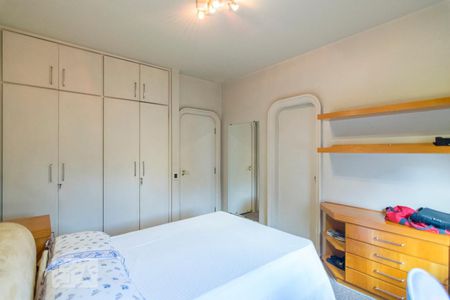 Apartamento à venda com 360m², 4 quartos e 4 vagas Apartamento à venda com 360m², 4 quartos e 4 vagasQuarto 2 Suíte