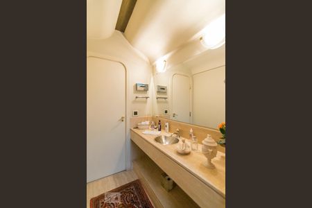 Apartamento à venda com 360m², 4 quartos e 4 vagas Apartamento à venda com 360m², 4 quartos e 4 vagasLavabo