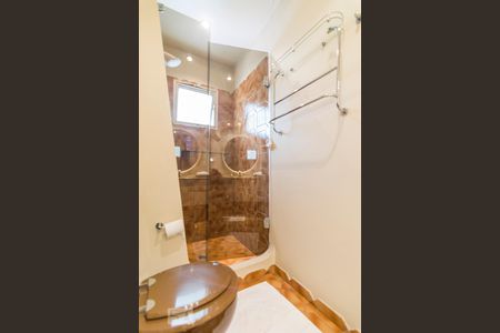 Apartamento à venda com 360m², 4 quartos e 4 vagas Apartamento à venda com 360m², 4 quartos e 4 vagasBanheiro da Suíte 3