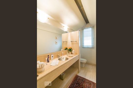 Apartamento à venda com 360m², 4 quartos e 4 vagas Apartamento à venda com 360m², 4 quartos e 4 vagasLavabo